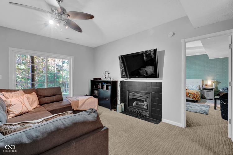 Listing Image 54
