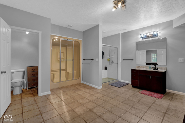 Listing Image 59