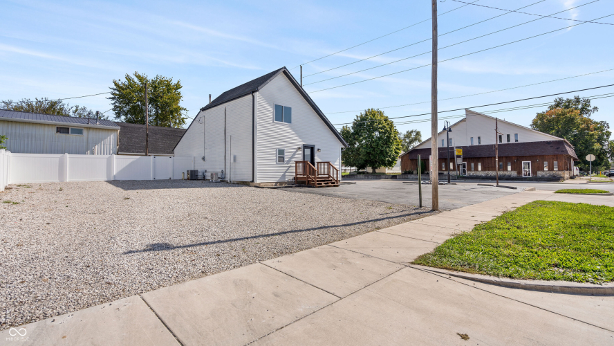 Listing Image 13