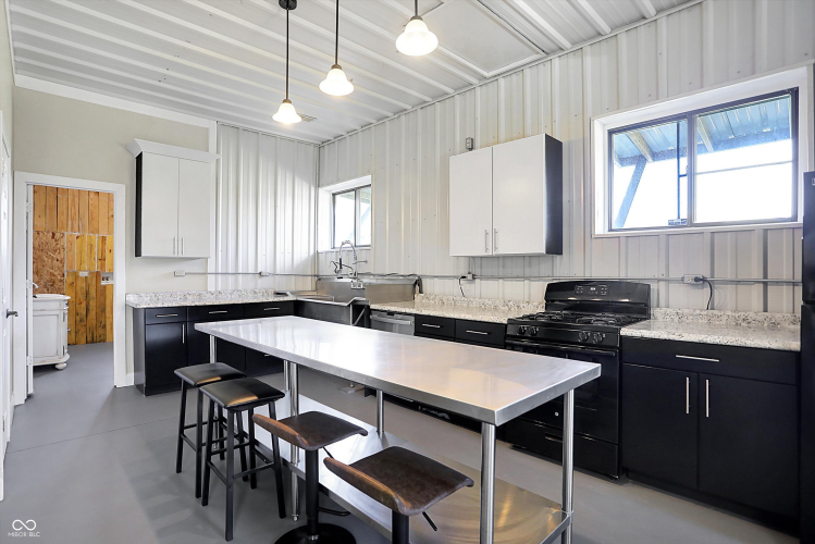 Listing Image 11