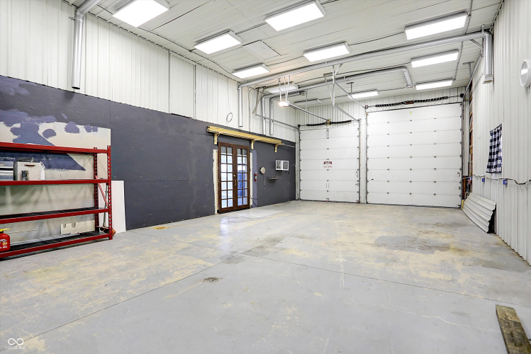 Listing Image 28