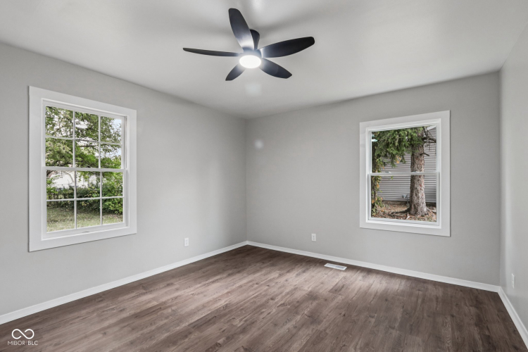 Listing Image 20