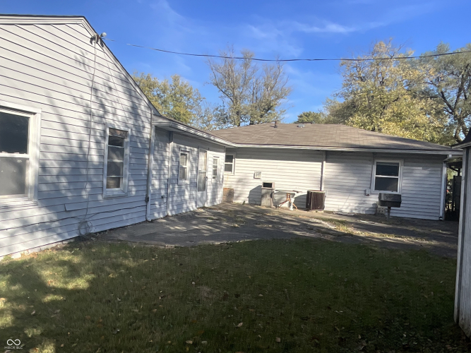 Listing Image 3
