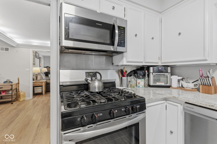Listing Image 21
