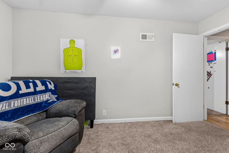 Listing Image 44