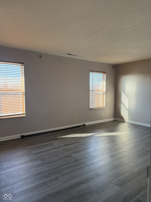 Listing Image 59