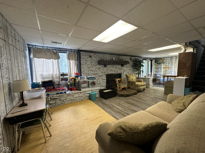 Listing Image 16