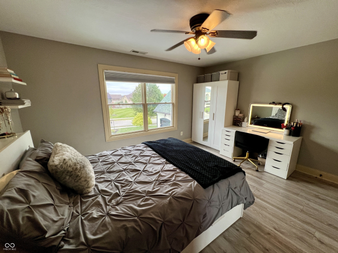 Listing Image 56