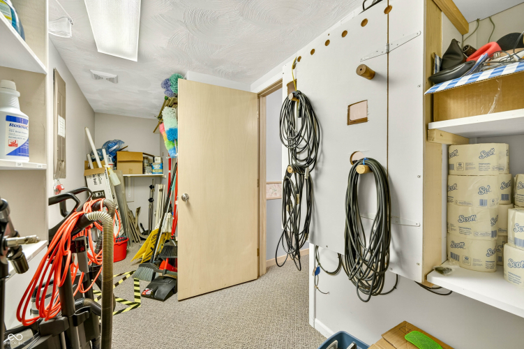 Listing Image 17