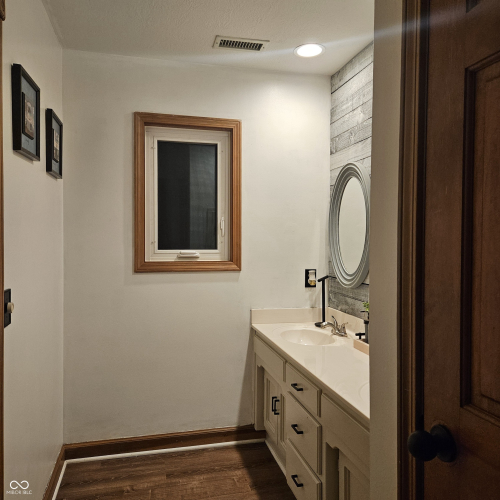 Listing Image 32