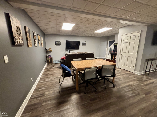 Listing Image 52