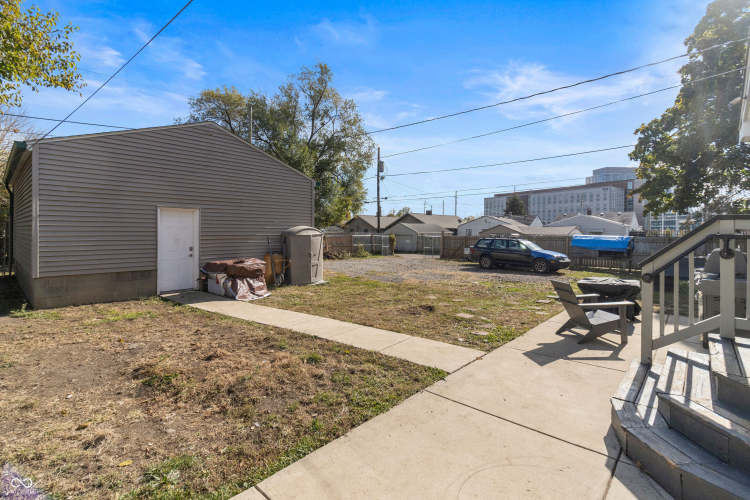 Listing Image 3