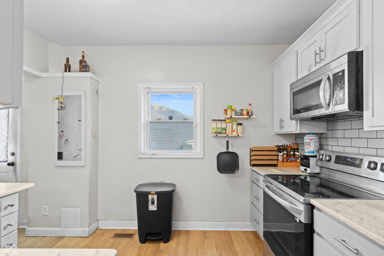 Listing Image 21