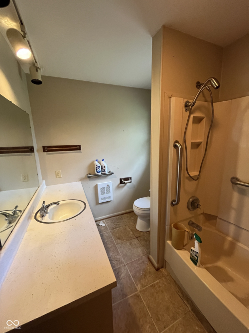 Listing Image 15