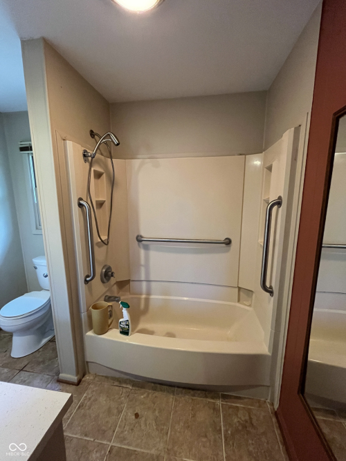 Listing Image 16