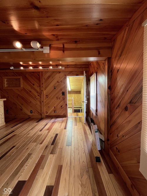 Listing Image 83