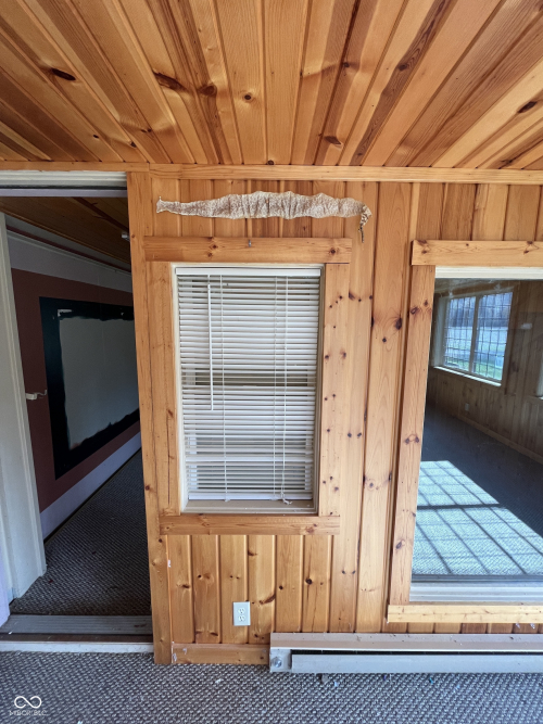 Listing Image 100