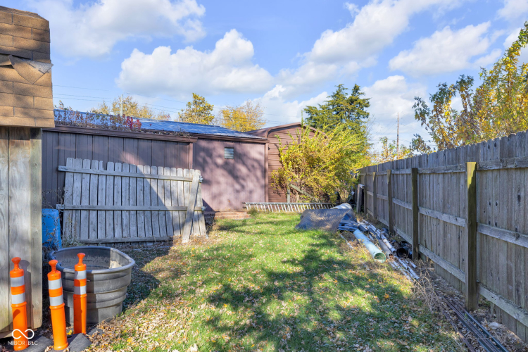 Listing Image 16