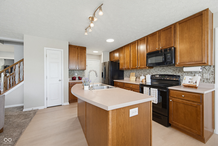 Listing Image 13