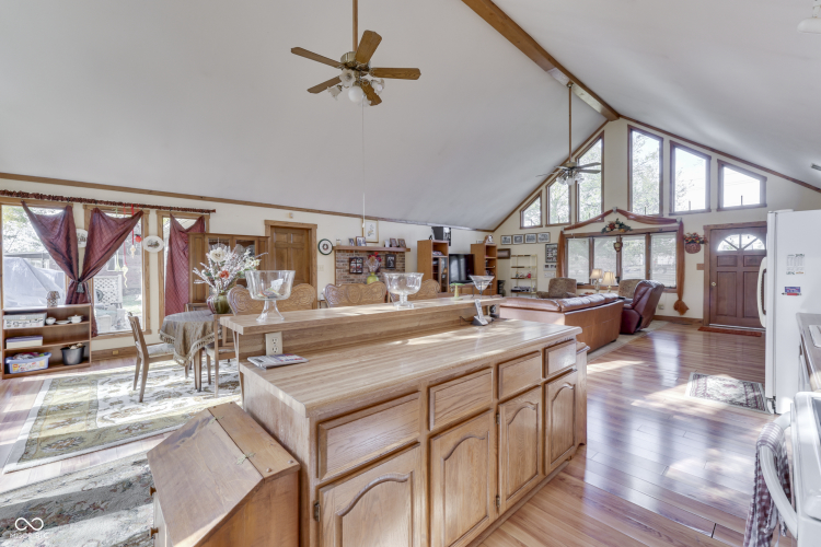 Listing Image 23