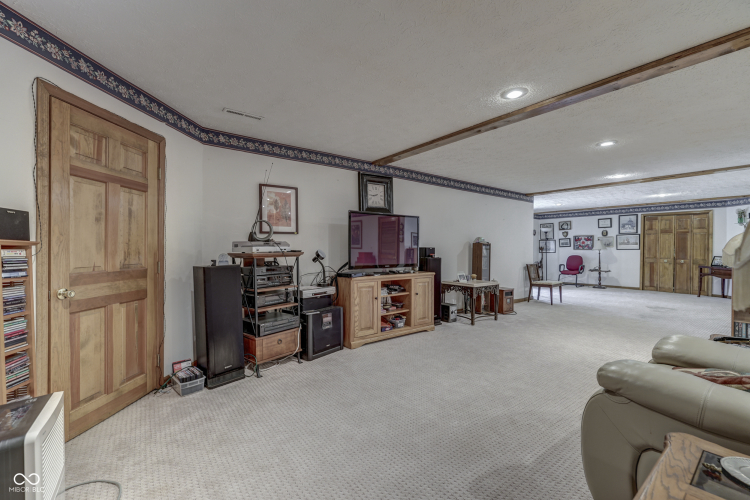 Listing Image 42