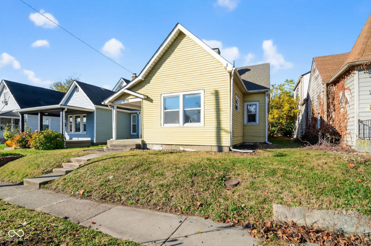 Listing Image 4