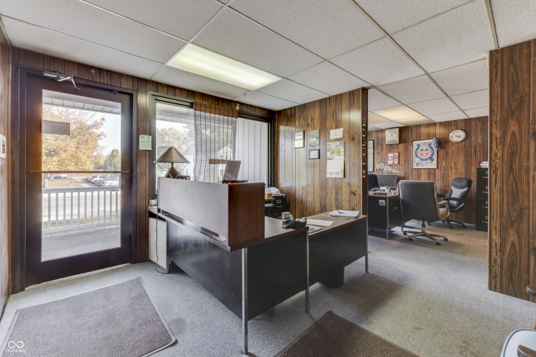 Listing Image 12