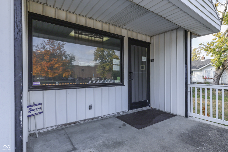Listing Image 8