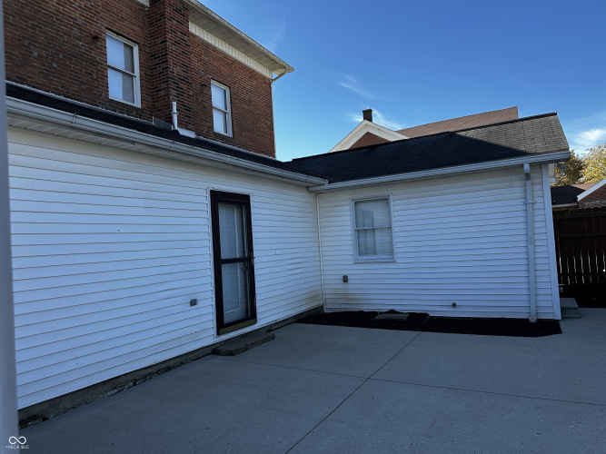 Listing Image 12
