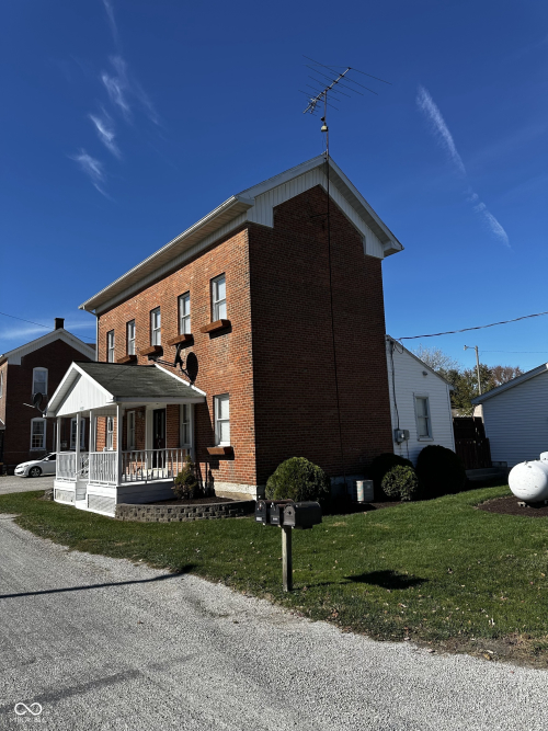 Listing Image 4