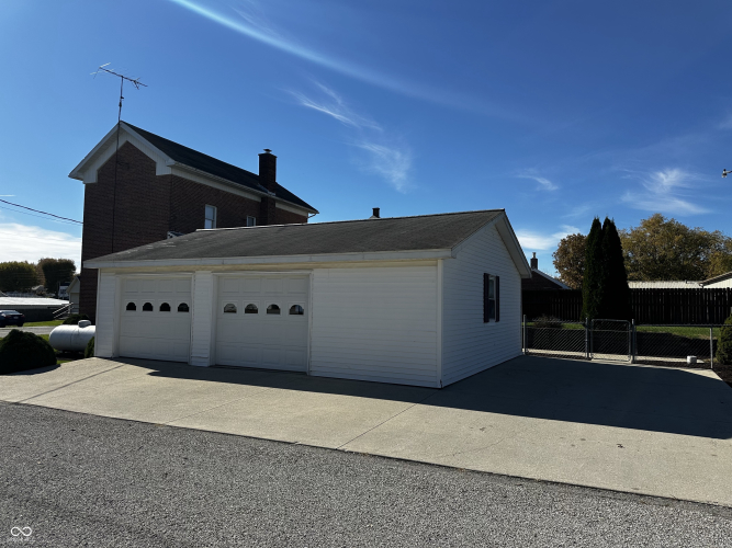 Listing Image 9