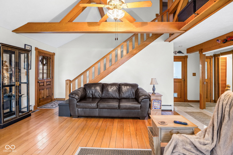 Listing Image 5