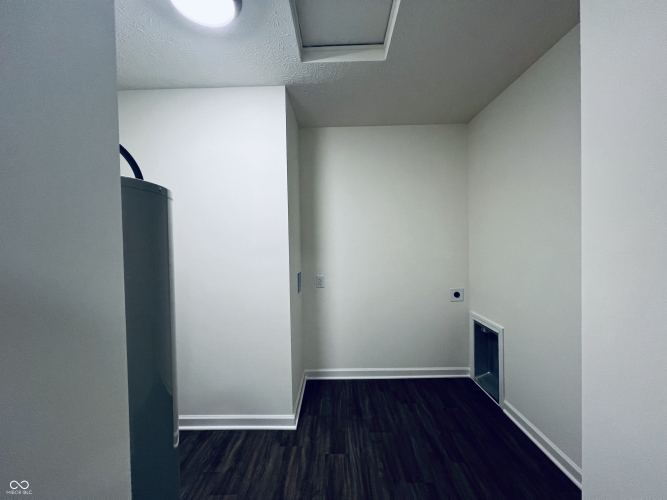 Listing Image 24