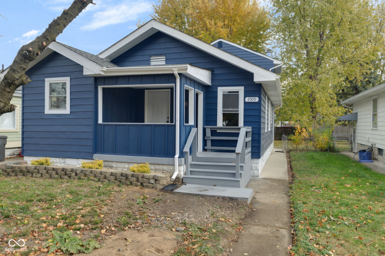 Listing Image 4