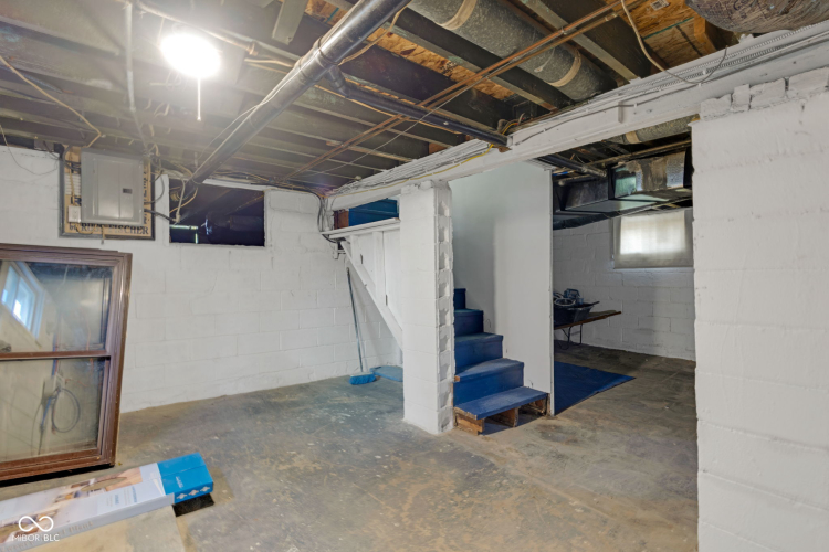 Listing Image 32