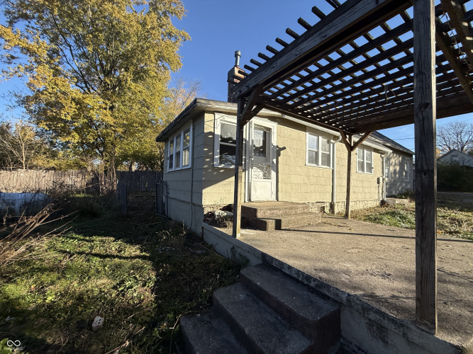 Listing Image 5