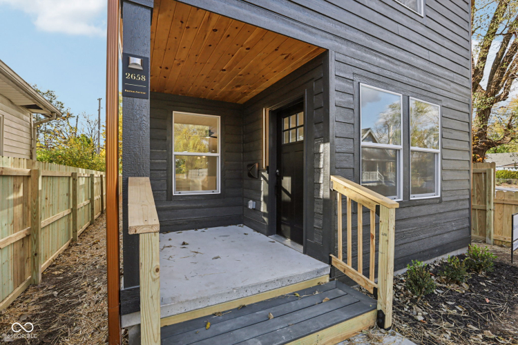 Listing Image 3