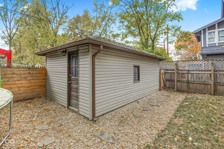 Listing Image 64