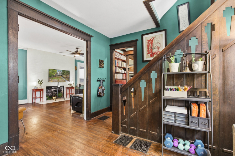 Listing Image 10