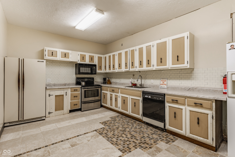 Listing Image 59