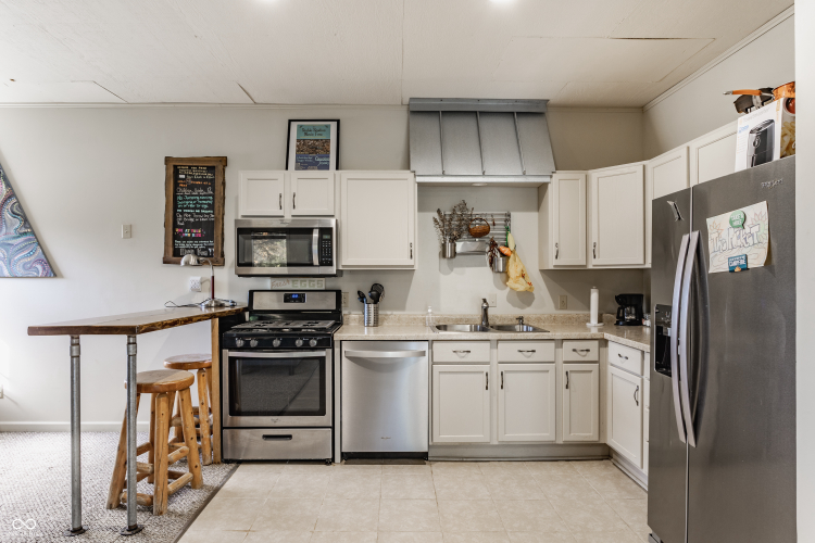 Listing Image 64
