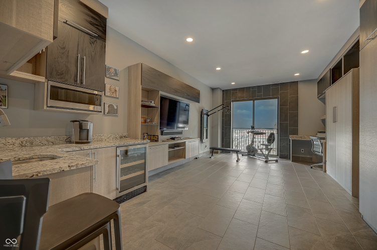 Listing Image 104