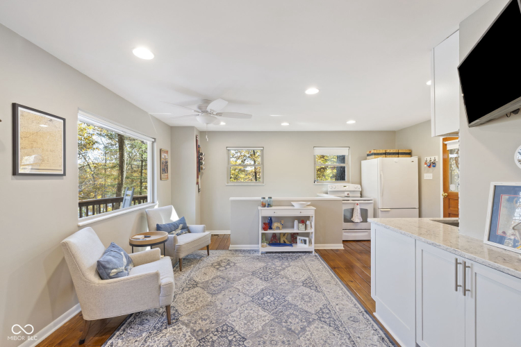 Listing Image 15