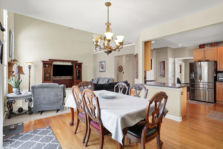 Listing Image 16