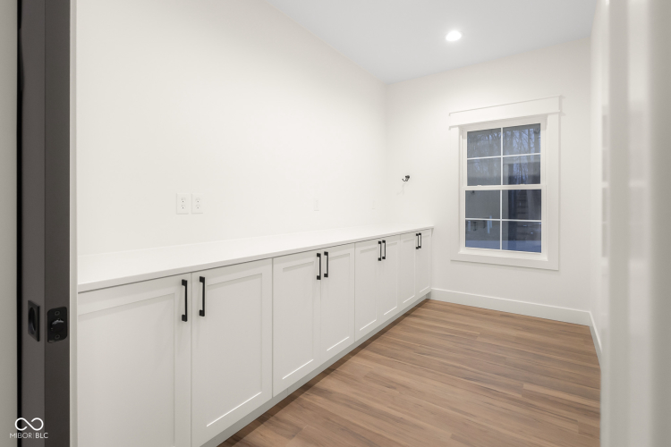 Listing Image 50