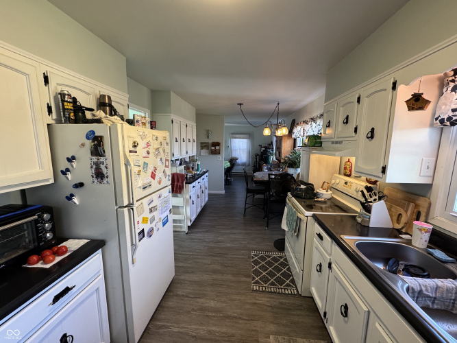 Listing Image 16
