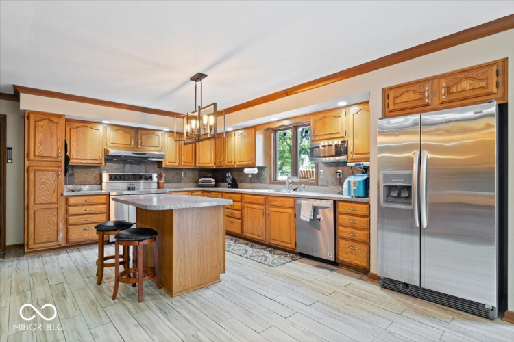 Listing Image 8