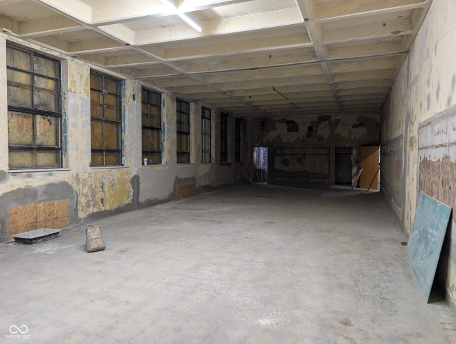 Listing Image 12