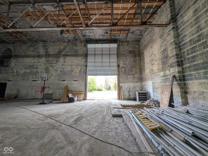 Listing Image 6