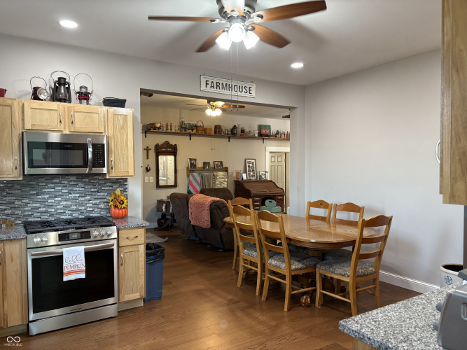 Listing Image 18